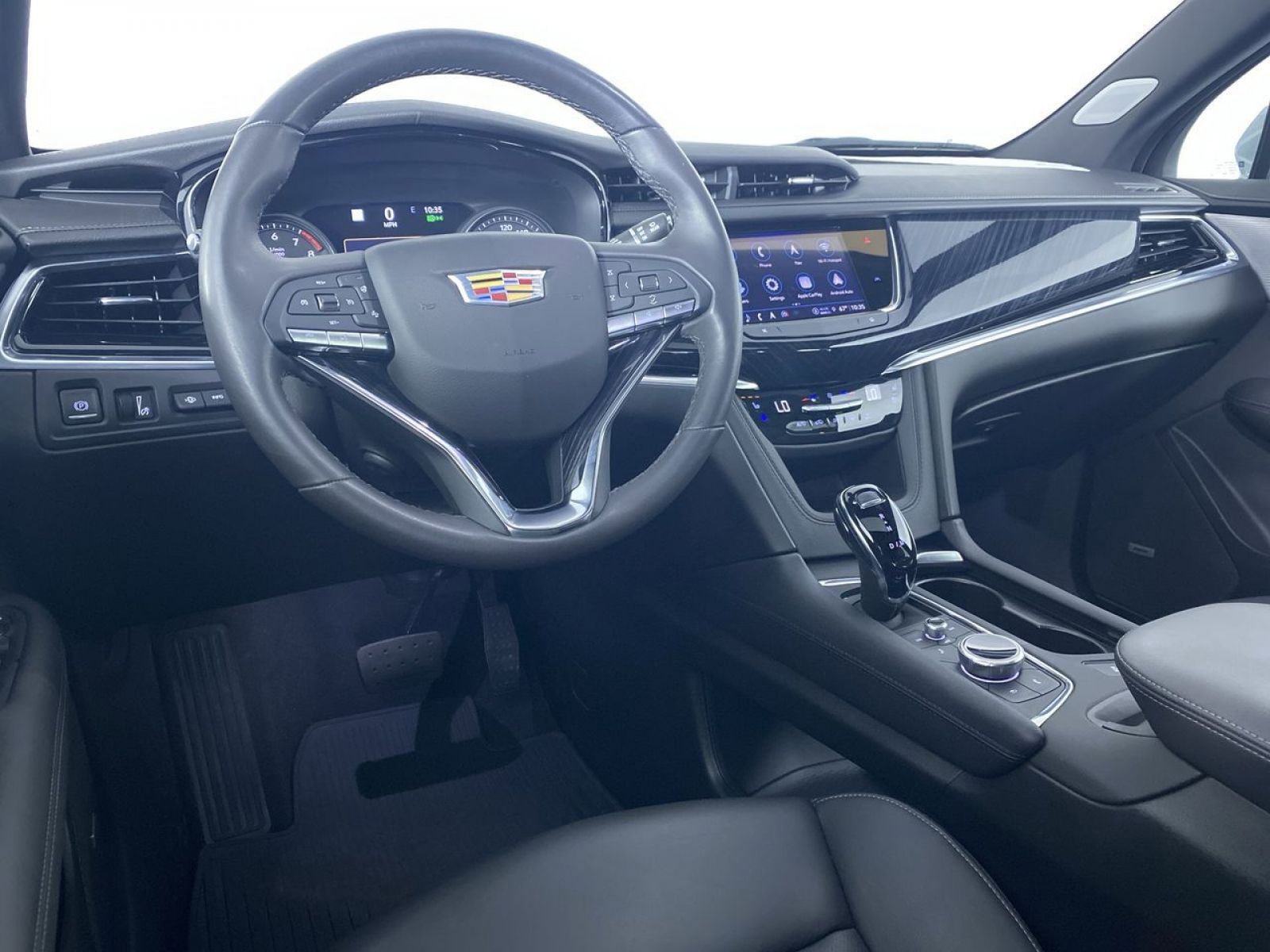 New 2025 Cadillac XT6 Premium Luxury w/ Technology Package FWD image 2