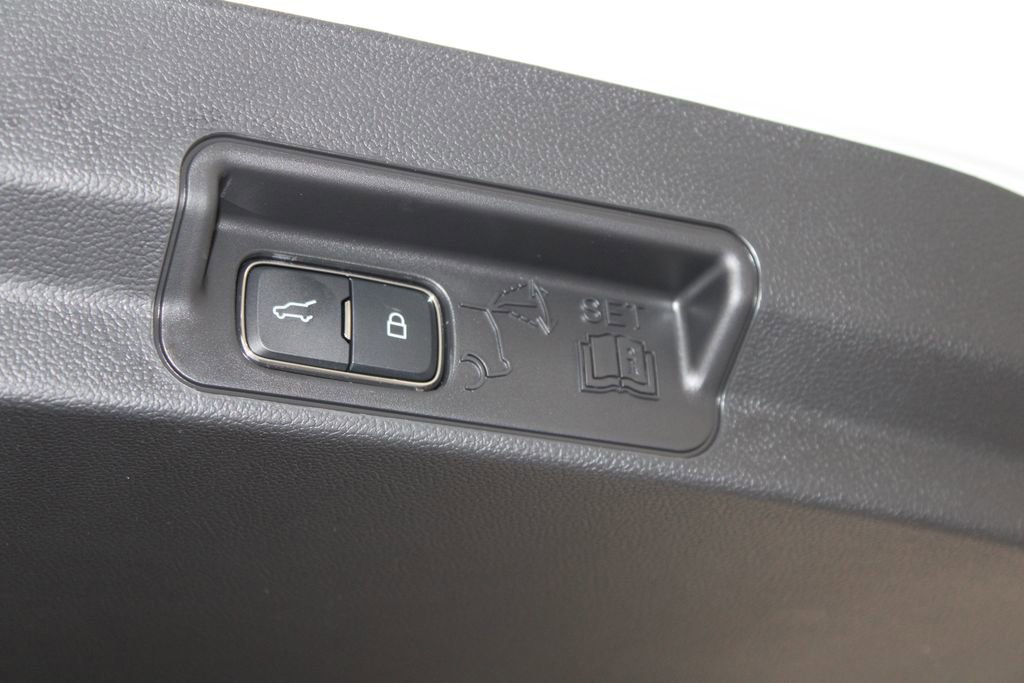 New 2026 Ford Explorer Platinum image 16