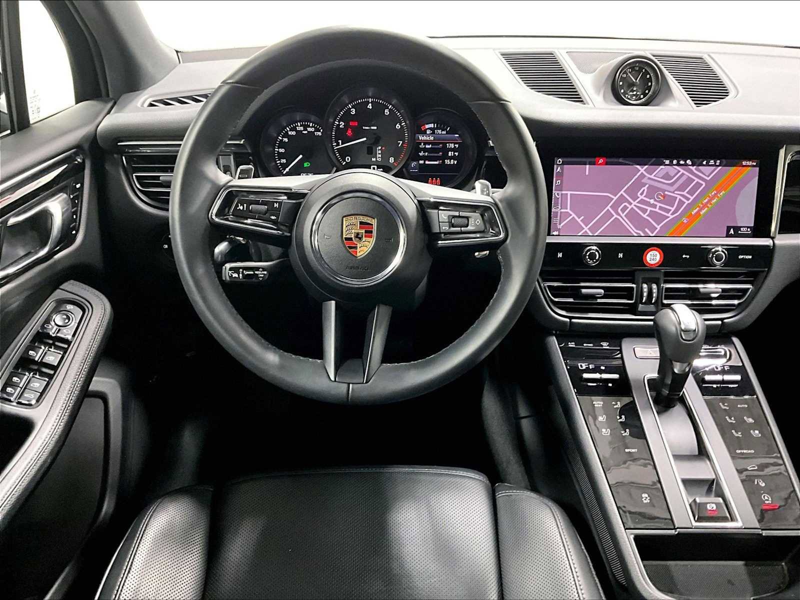 Used 2025 Porsche Macan image 16