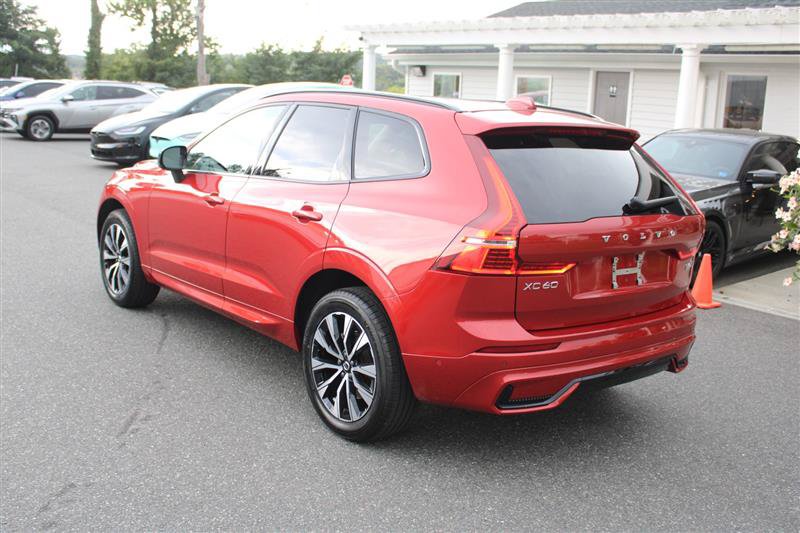 Used 2024 Volvo XC60 B5 Plus w/ Climate Package AWD/4WD image 6