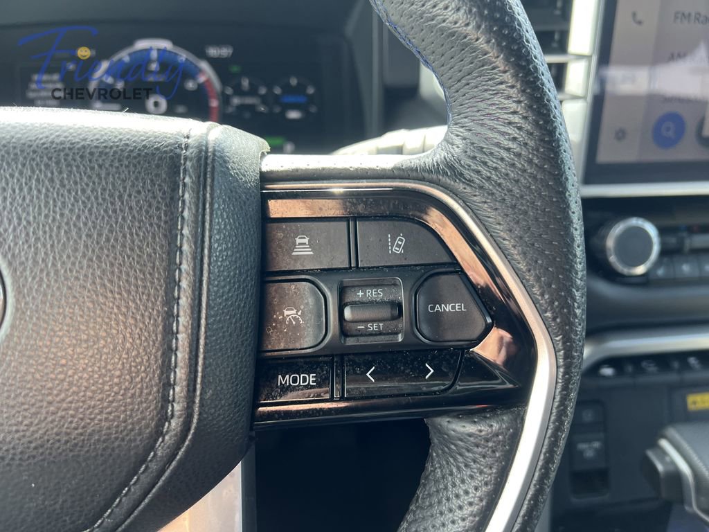 Used 2023 Toyota Sequoia Platinum AWD/4WD image 19