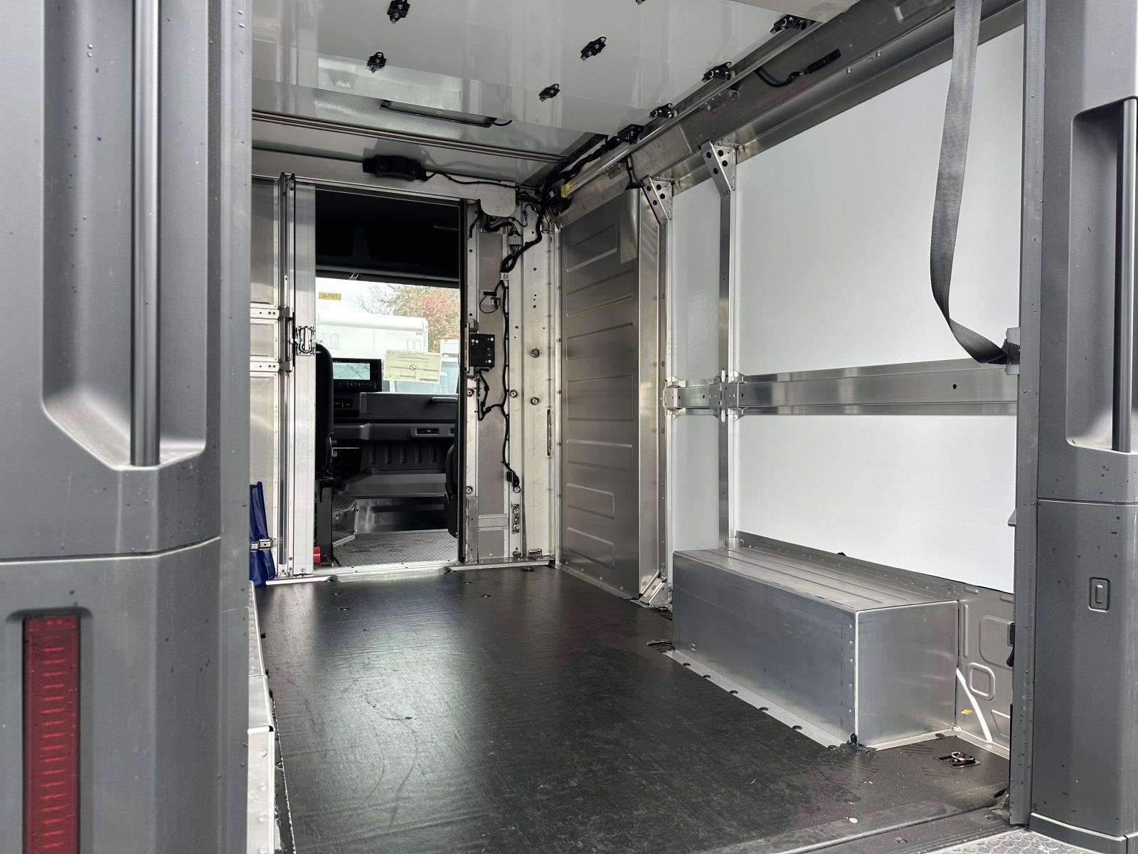 New 2026 Chevrolet Brightdrop 400 w/ Battery Pack, Max Range image 25