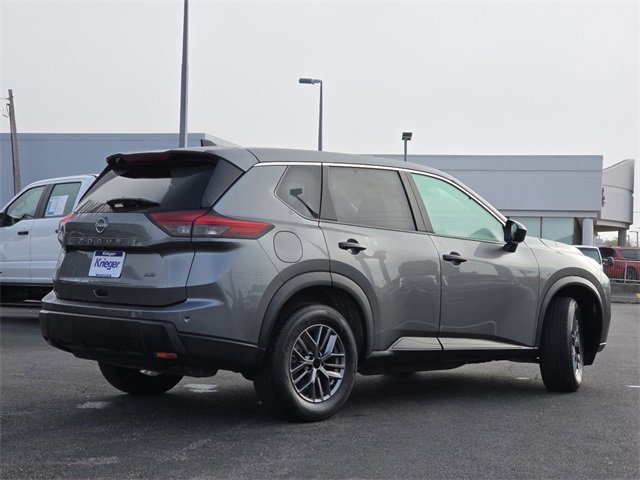 Used 2024 Nissan Rogue S image 25