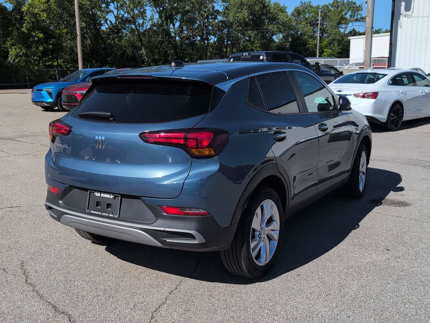 Used 2025 Buick Encore GX Preferred w/ Comfort Package AWD/4WD image 3
