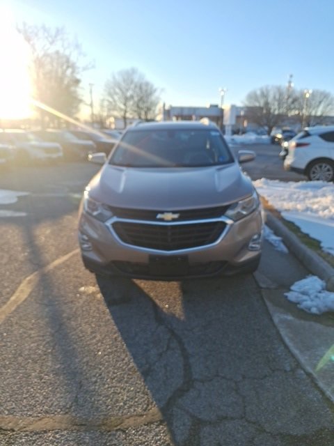 Used 2018 Chevrolet Equinox LT w/ Sun & Infotainment Package image 2