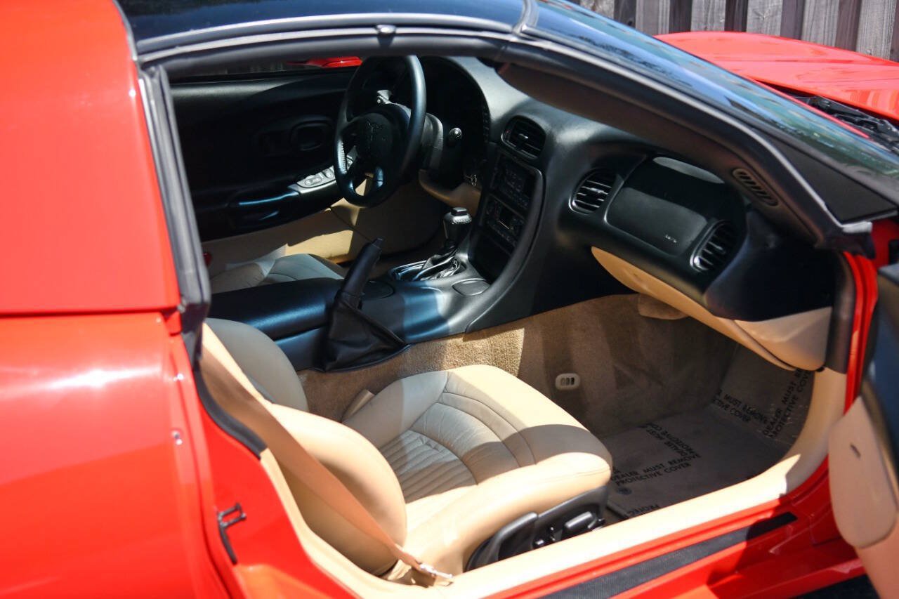 Used 2004 Chevrolet Corvette Coupe w/ Roof Package RWD image 37