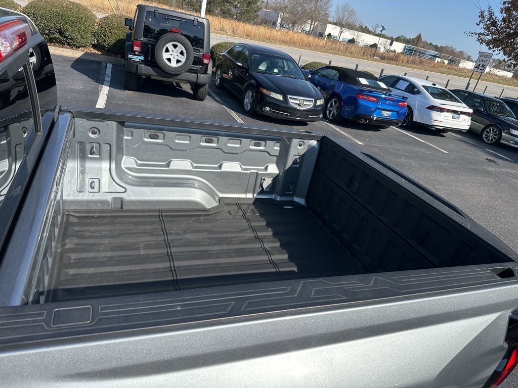 Used 2024 Chevrolet Colorado LT w/ LT Convenience Package III image 11