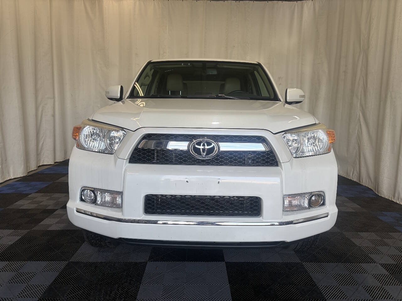 Used 2012 Toyota 4Runner Limited AWD/4WD image 4