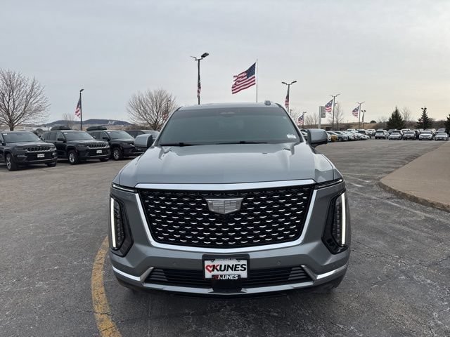Used 2025 Cadillac Escalade Premium Luxury AWD/4WD image 5