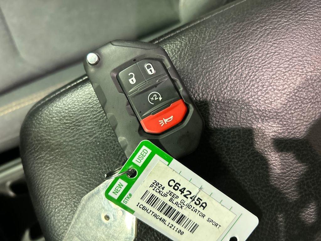 Used 2024 Jeep Gladiator Sport image 22