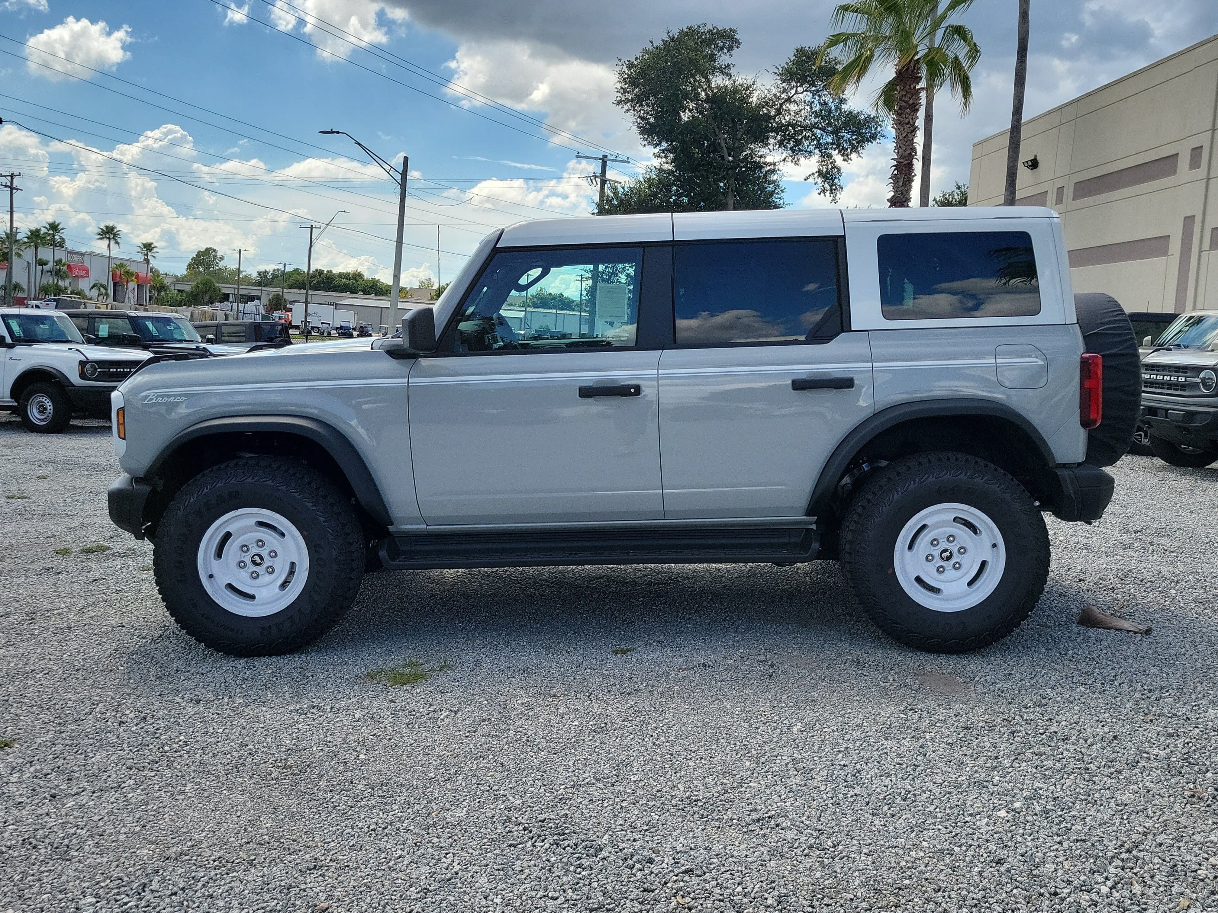 New 2026 Ford Bronco Heritage Edition AWD/4WD image 7