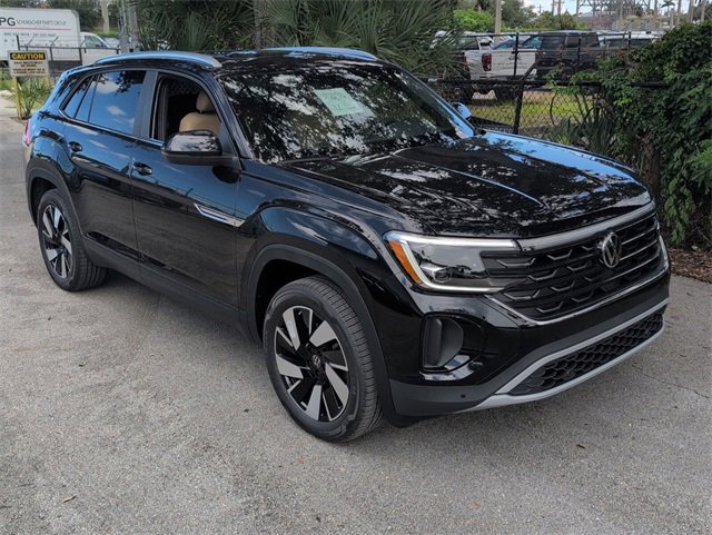 New 2026 Volkswagen Atlas Cross Sport SE image 2