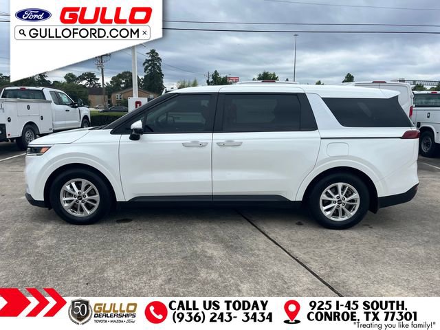 Used 2023 Kia Carnival LX FWD image 4