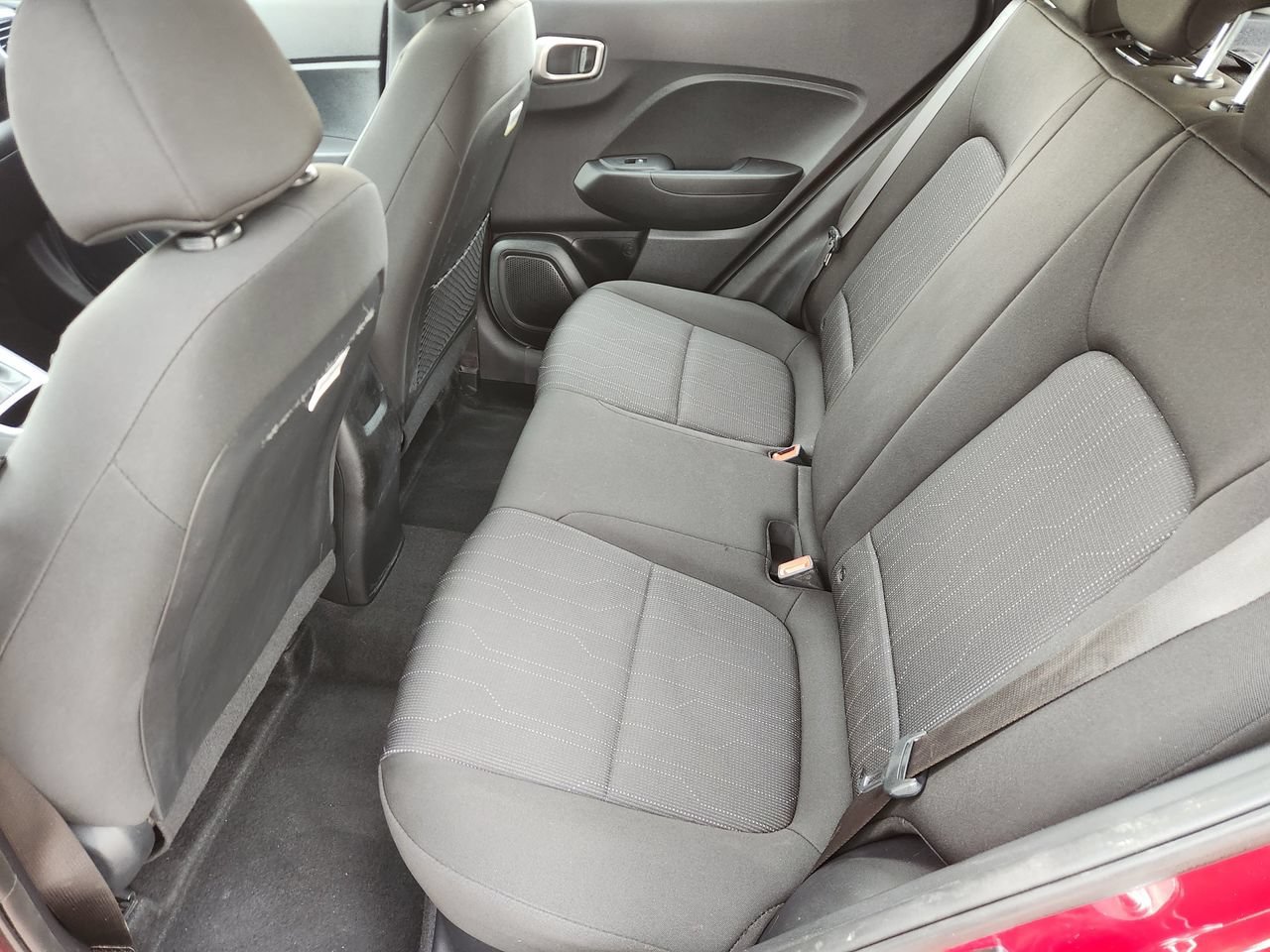 Used 2025 Hyundai Venue SE FWD image 28