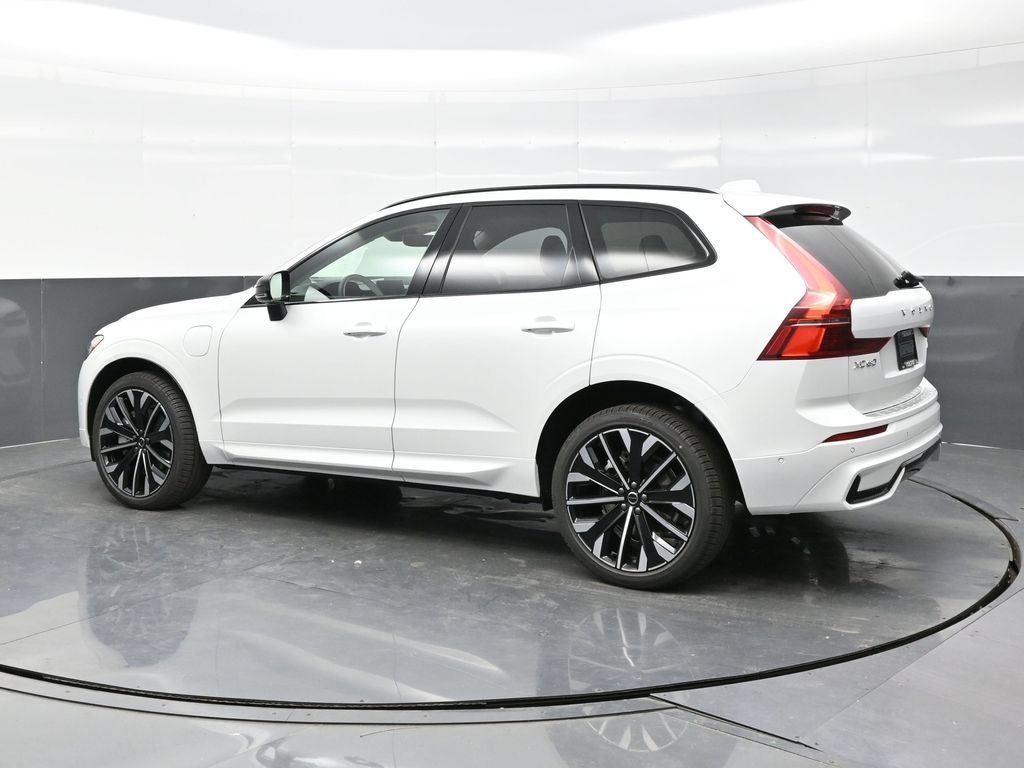 New 2026 Volvo XC60 T8 Ultra w/ Climate Package PRO AWD/4WD image 4