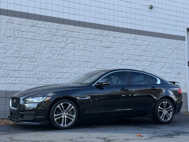 Used 2017 Jaguar XE Premium image 13