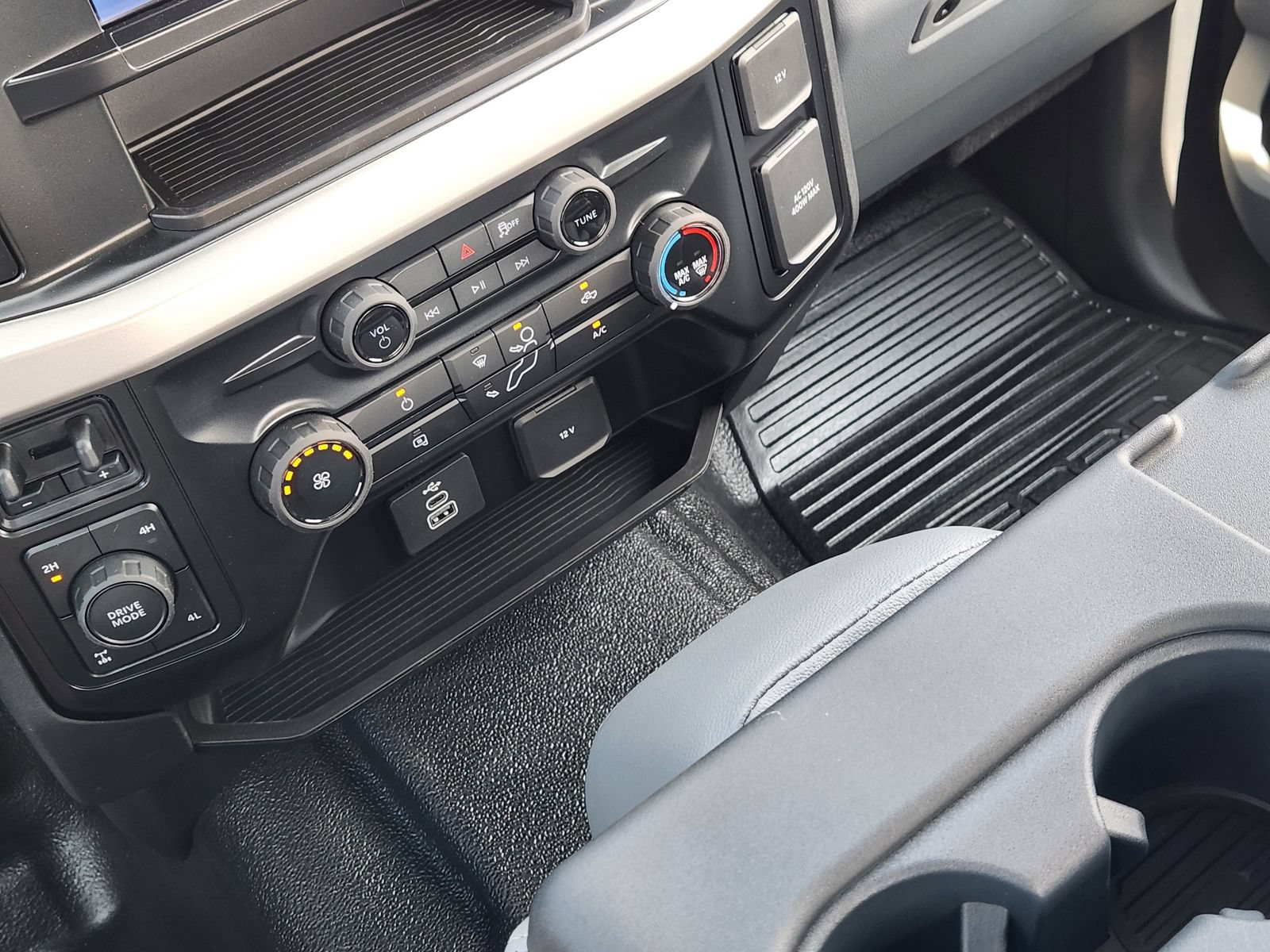 New 2026 Ford F250 XL w/ FX4 Off-Road Package AWD/4WD image 18