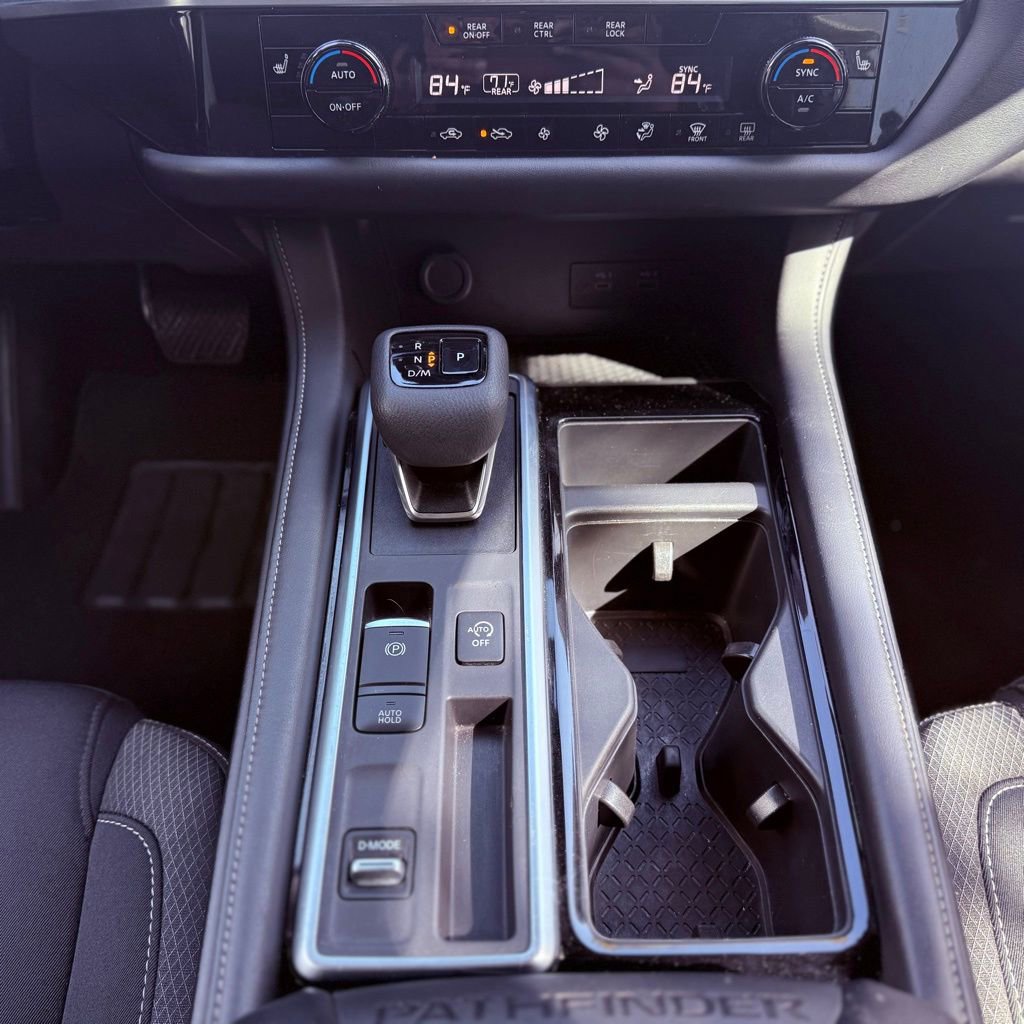 Used 2025 Nissan Pathfinder SV image 13