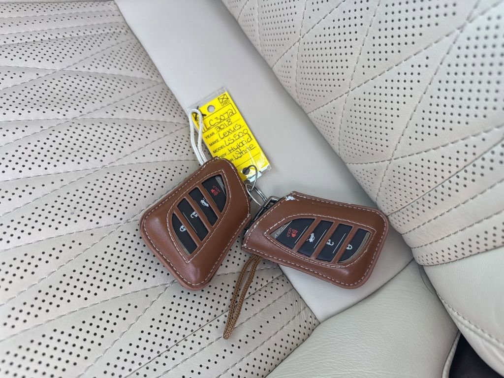 Used 2018 Lexus LS 500h w/ Luxury Package RWD image 36