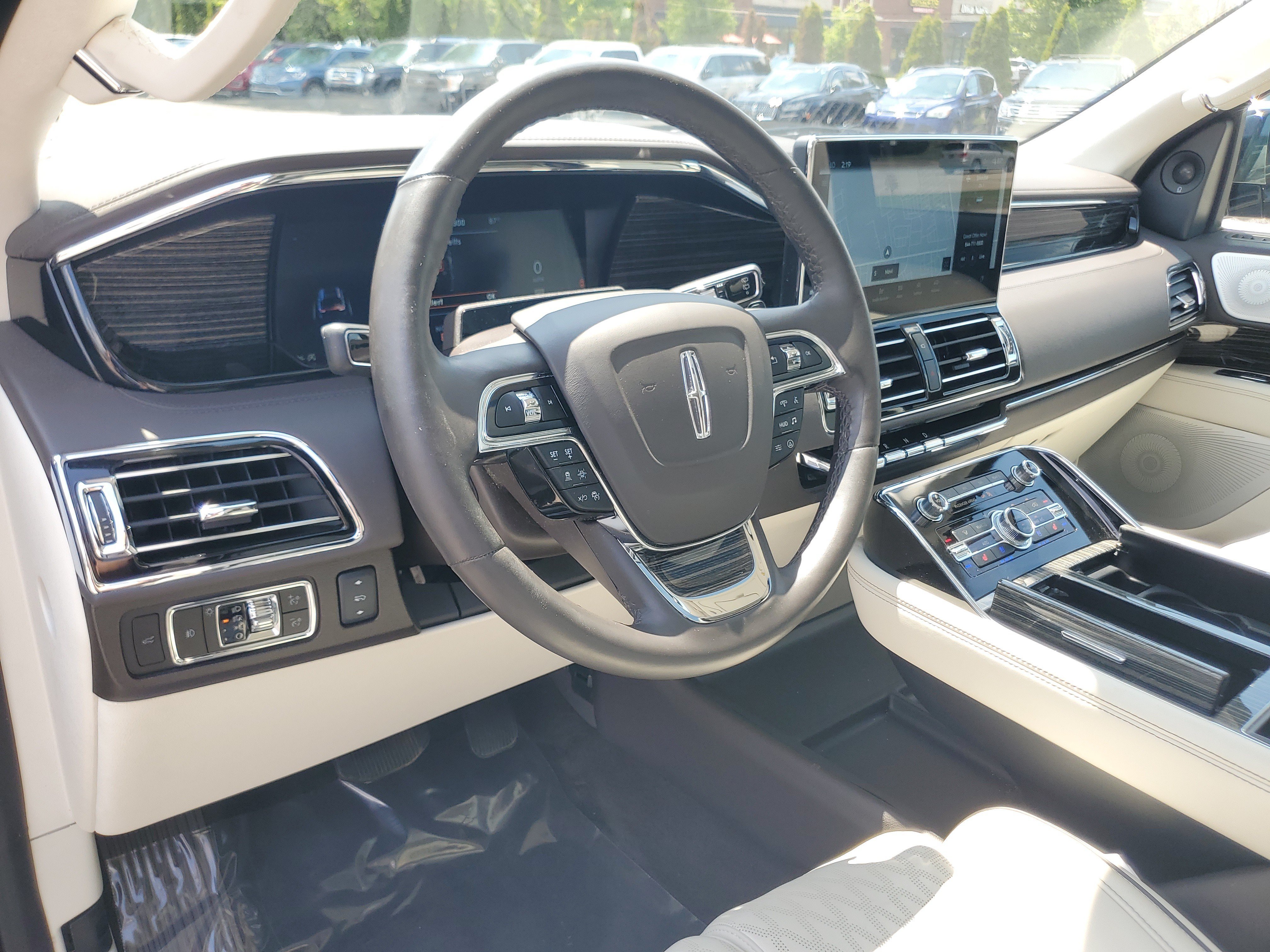 Certified 2024 Lincoln Navigator Black Label AWD/4WD image 13