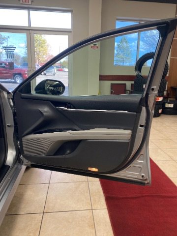Used 2019 Toyota Camry LE w/ Convenience Package FWD image 13