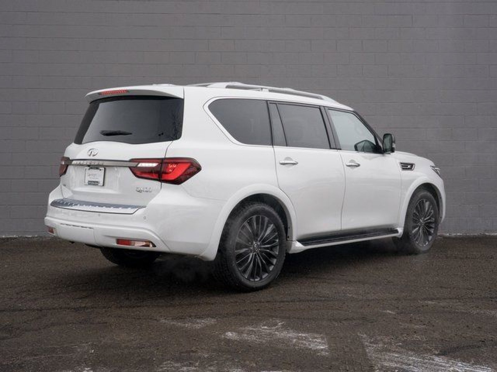 Used 2021 INFINITI QX80 Premium Select w/ All-Season Package image 6