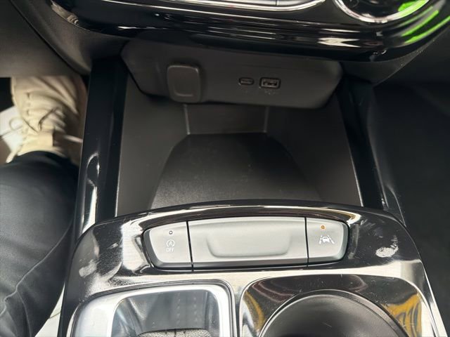 Certified 2025 Chevrolet Trax LT FWD image 28