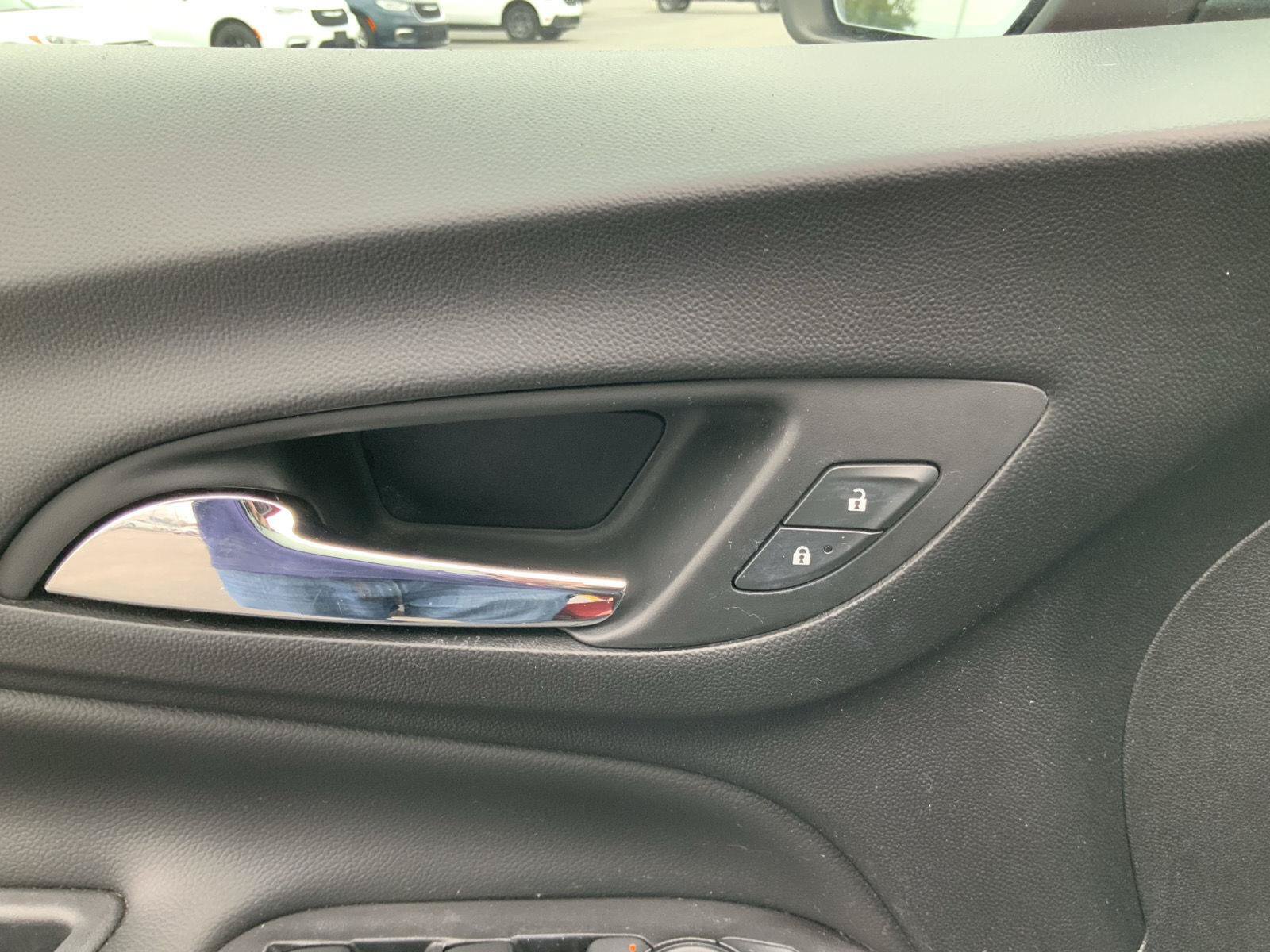 Used 2019 Chevrolet Equinox Premier AWD/4WD image 18