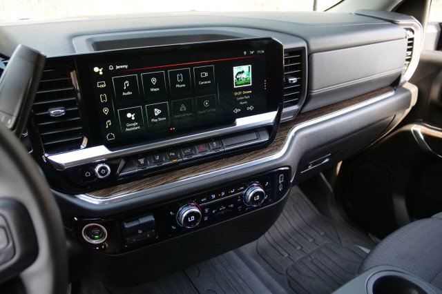 Used 2024 GMC Sierra 3500 SLE w/ SLE Convenience Package image 8