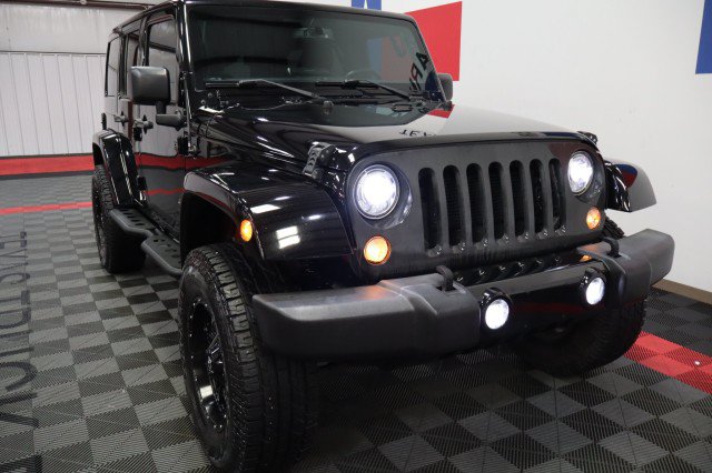 Used 2017 Jeep Wrangler Unlimited Sahara w/ Connectivity Group AWD/4WD image 22