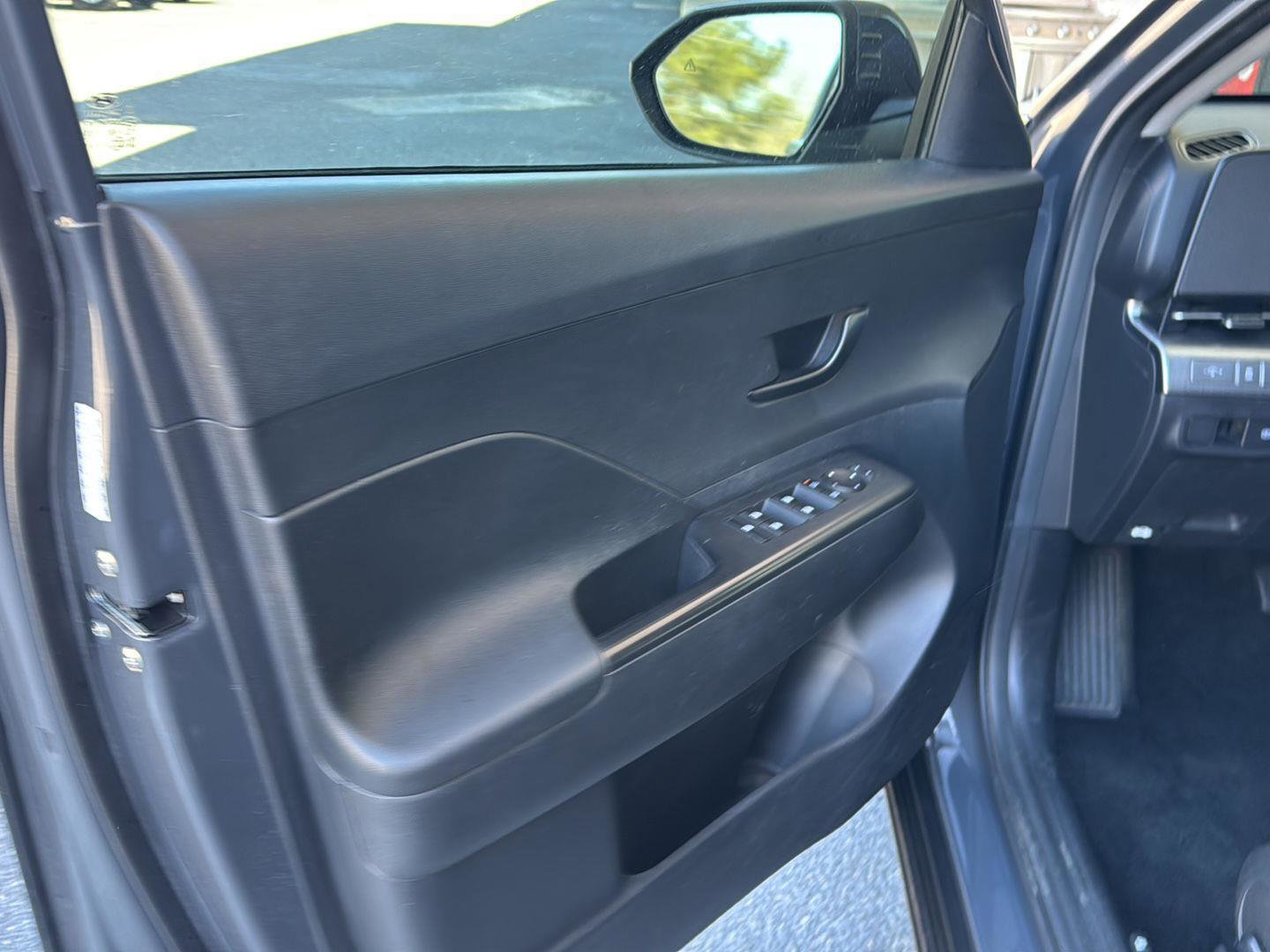 Used 2024 Hyundai Kona SEL w/ Convenience Package image 14