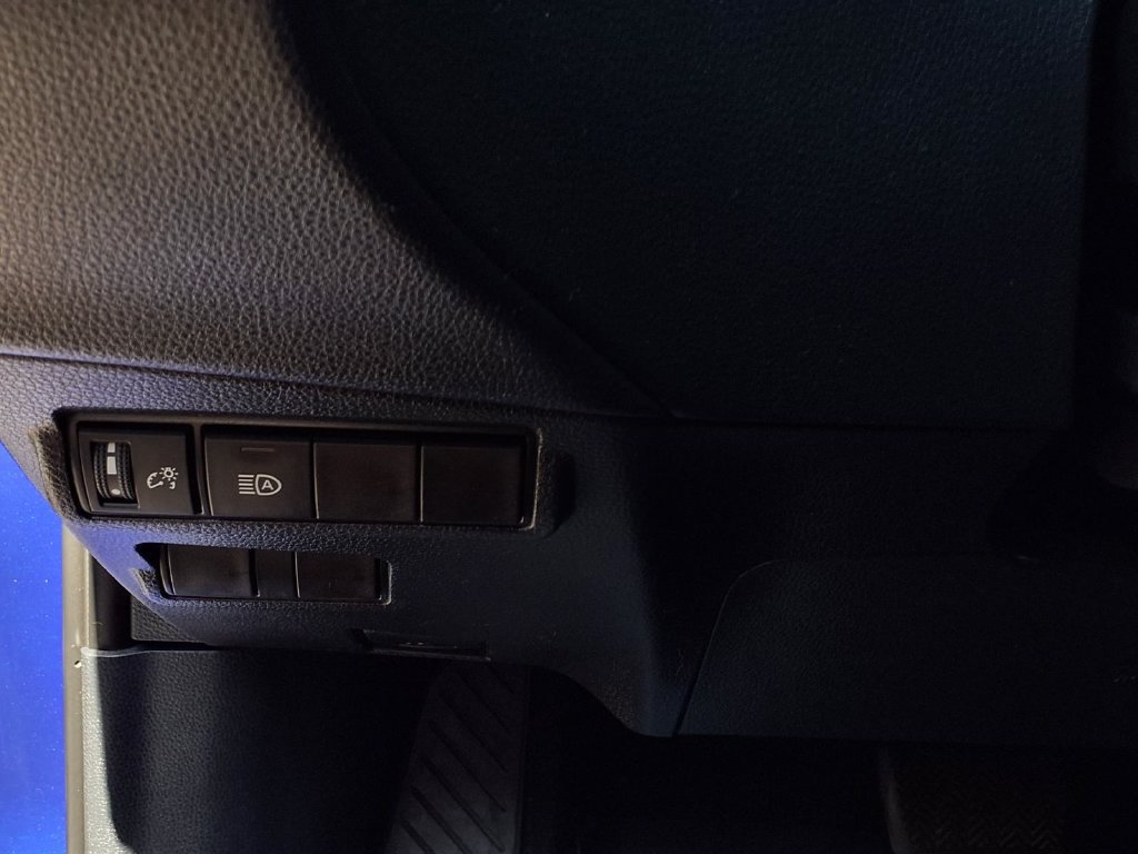 Certified 2024 Toyota Corolla Cross XLE FWD image 15