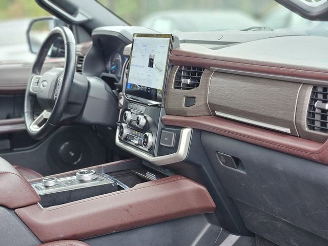 Used 2024 Ford Expedition Limited image 13