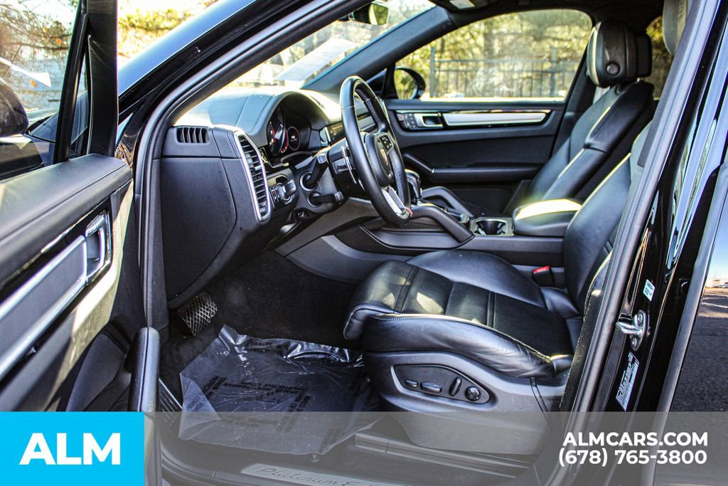 Used 2023 Porsche Cayenne Platinum Edition image 15