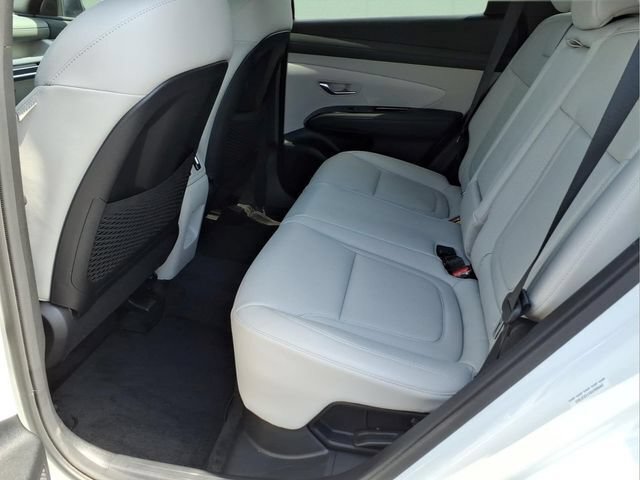 Used 2025 Hyundai Tucson Limited AWD/4WD image 16