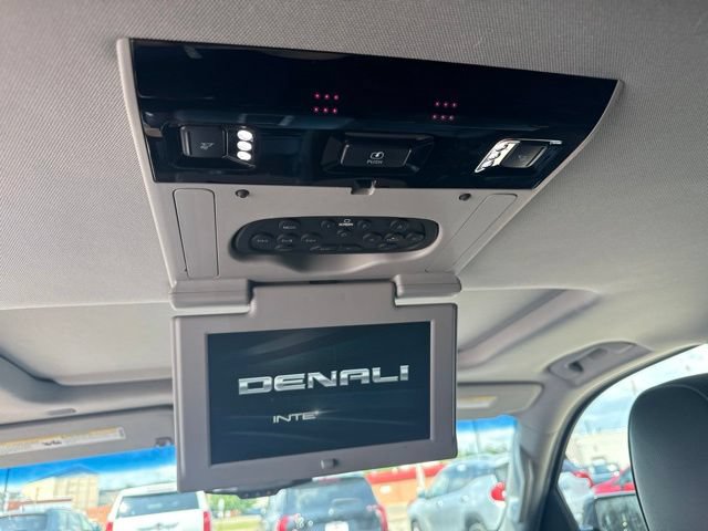 Used 2017 GMC Yukon Denali w/ Open Road Package AWD/4WD image 17