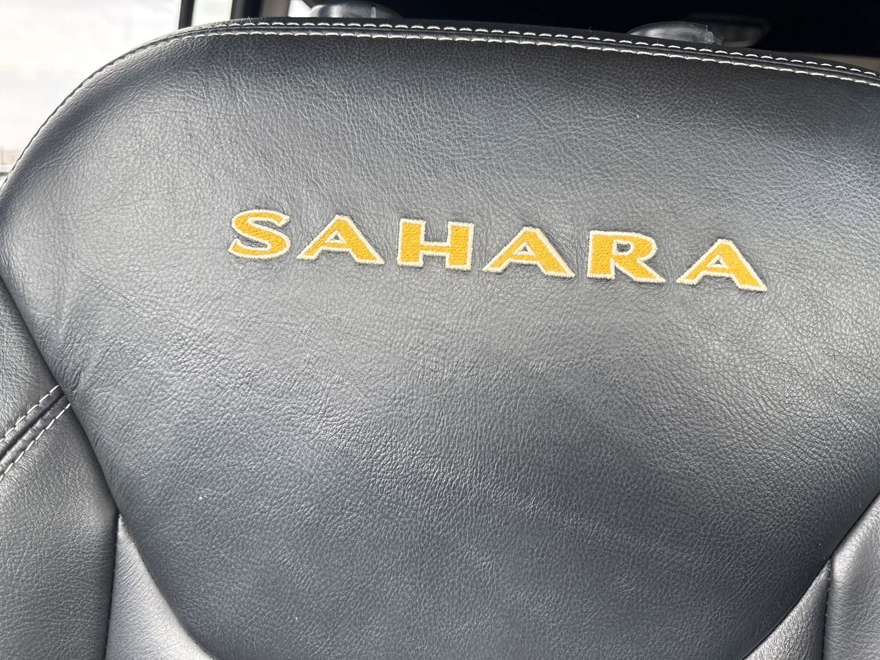 Used 2015 Jeep Wrangler Unlimited Sahara w/ Connectivity Group image 27