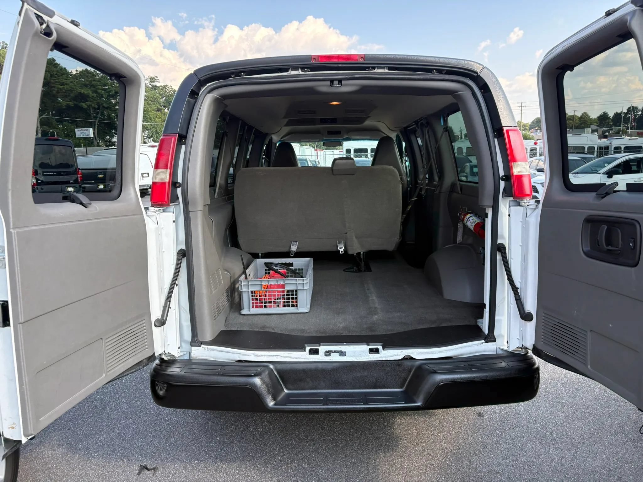 Used 2016 Chevrolet Express 2500 LS RWD image 23