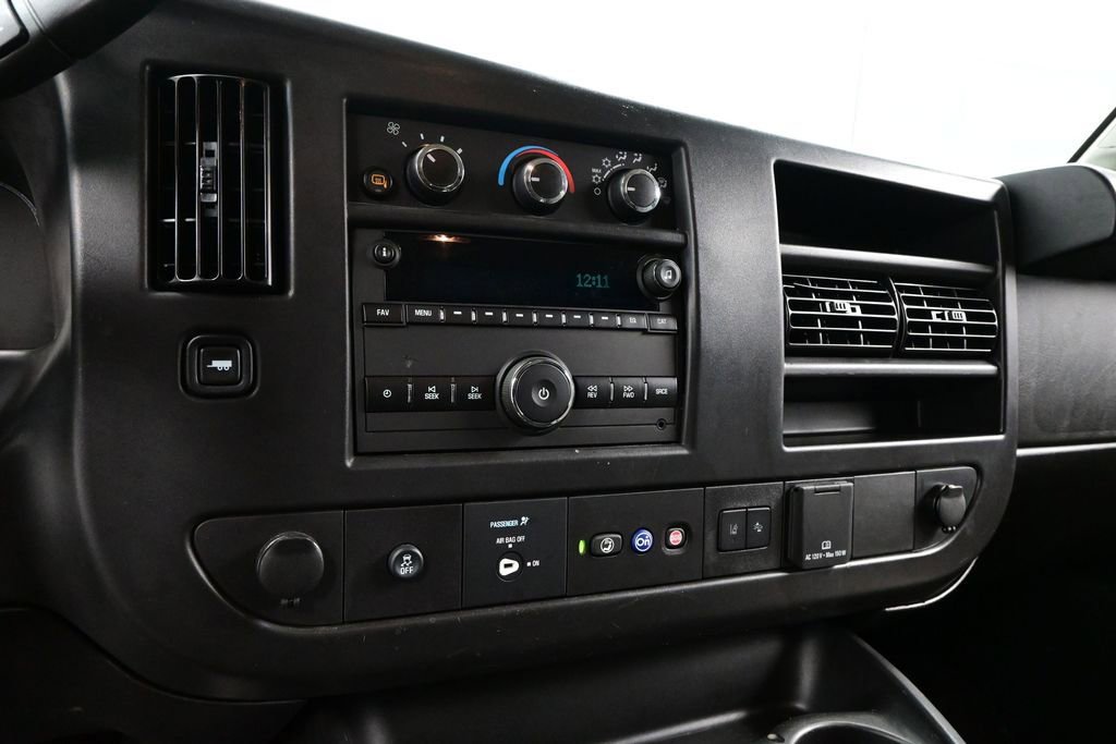 Used 2025 Chevrolet Express 3500 LT w/ LT Preferred Equipment Group RWD image 22
