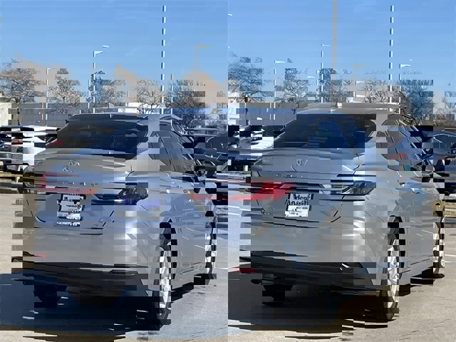 Used 2025 Toyota Camry LE image 4