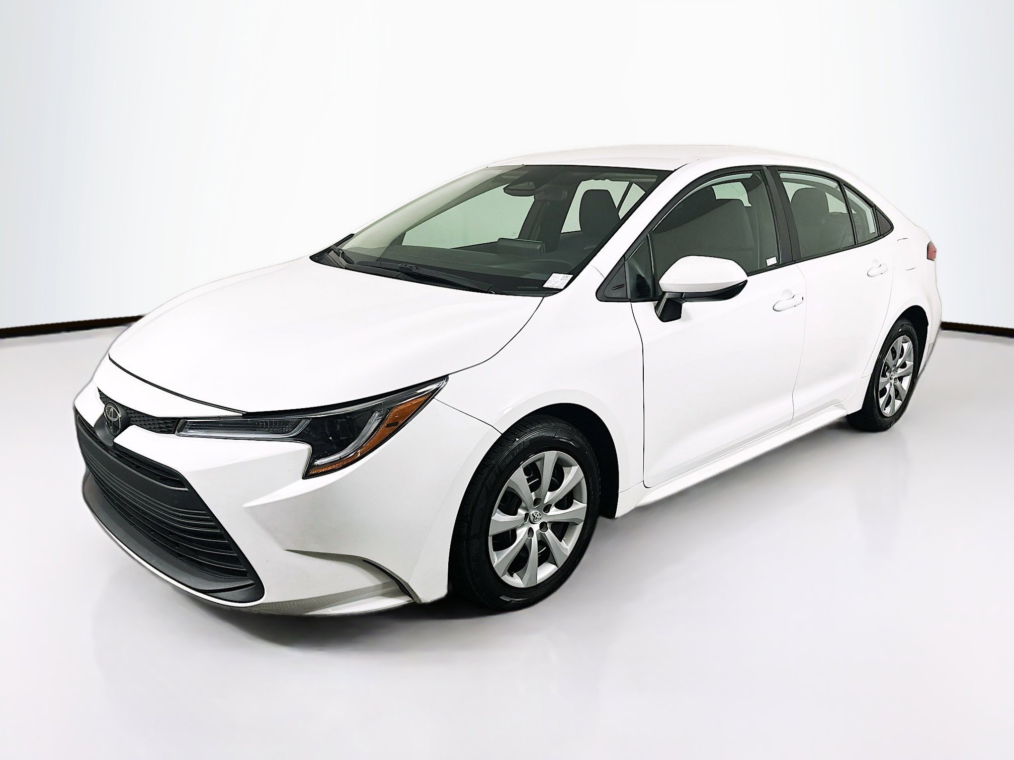 Used 2024 Toyota Corolla LE image 3