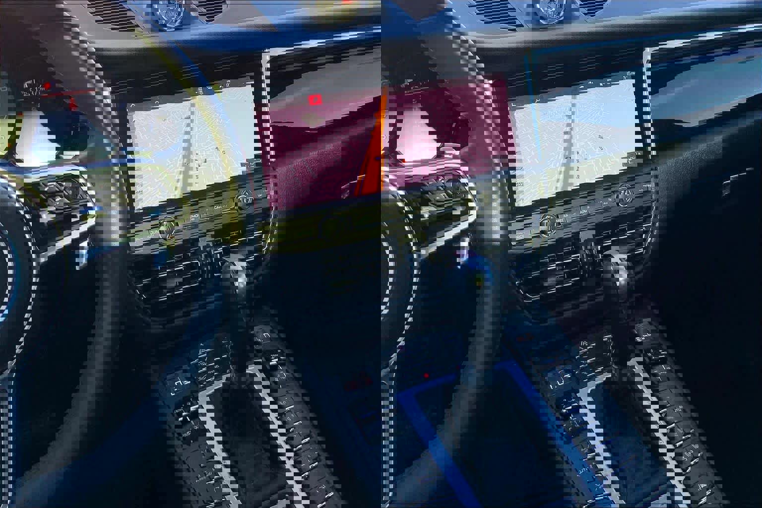 Used 2021 Porsche Macan S image 6