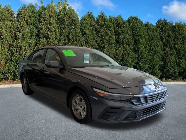 Certified 2026 Hyundai Elantra SE FWD image 3