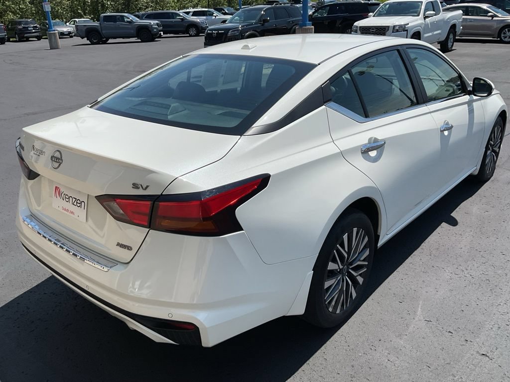 Used 2023 Nissan Altima 2.5 SV w/ SV Premium Package AWD/4WD image 5