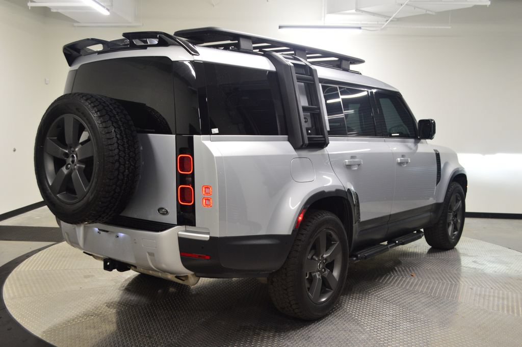 Used 2023 Land Rover Defender 130 SE AWD/4WD image 7