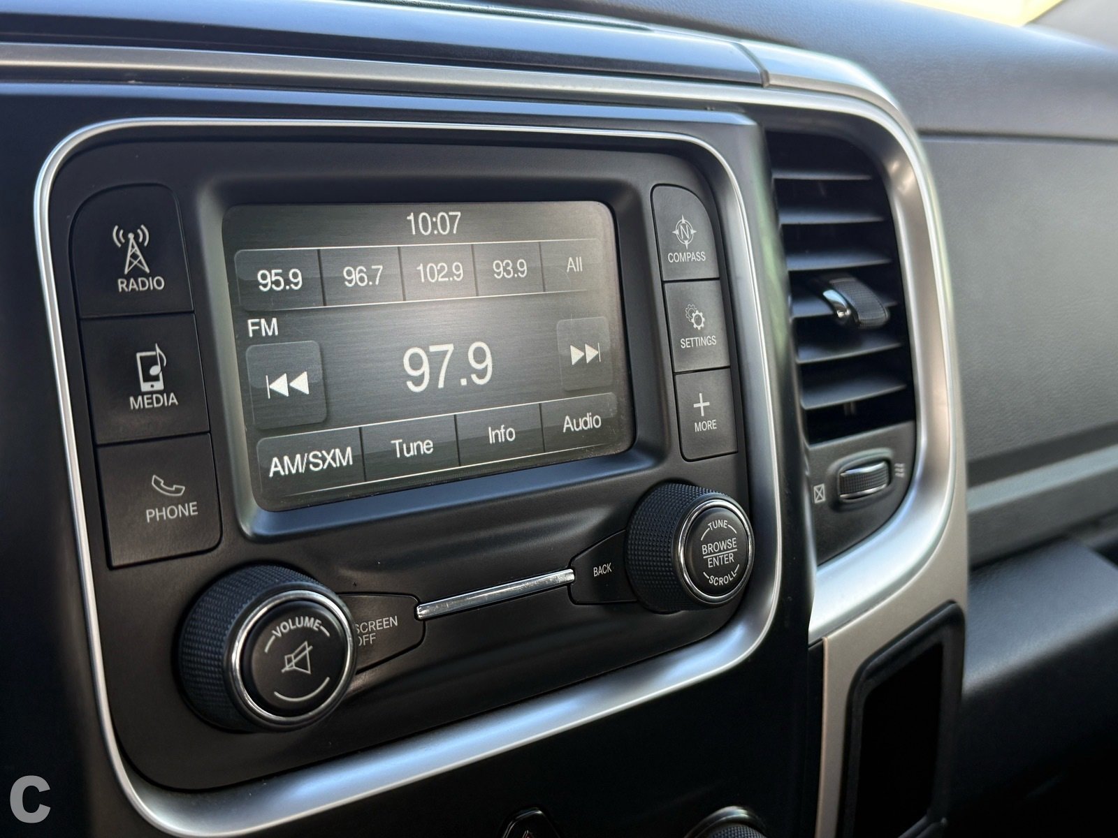 Used 2015 RAM 2500 SLT image 23