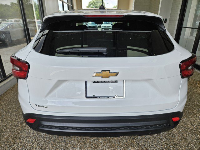 Used 2024 Chevrolet Trax LS FWD image 3