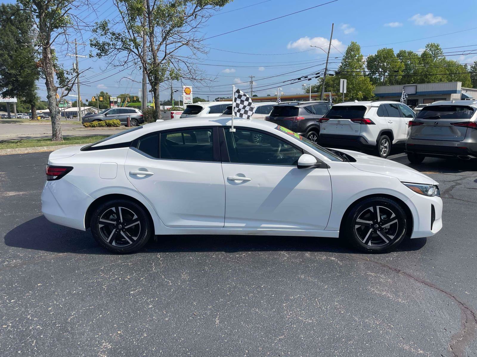 Used 2024 Nissan Sentra SV FWD image 8