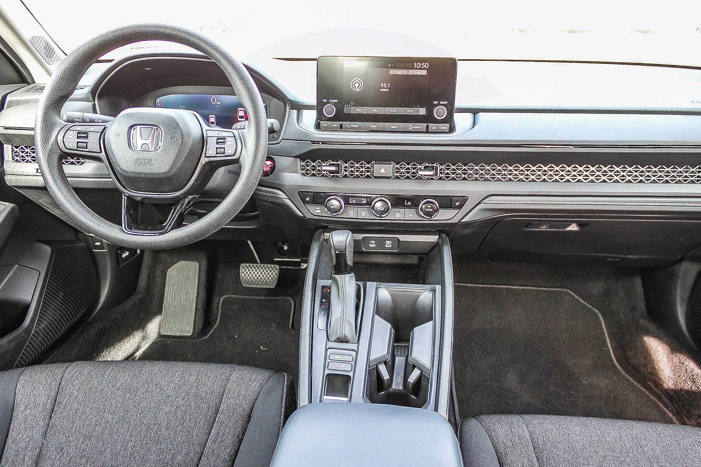 Used 2025 Honda Accord SE image 14