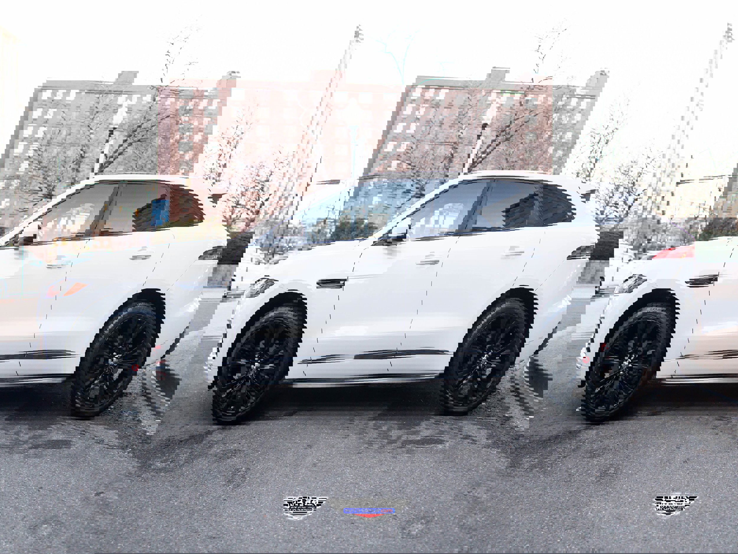 Used 2019 Jaguar F-PACE S image 4